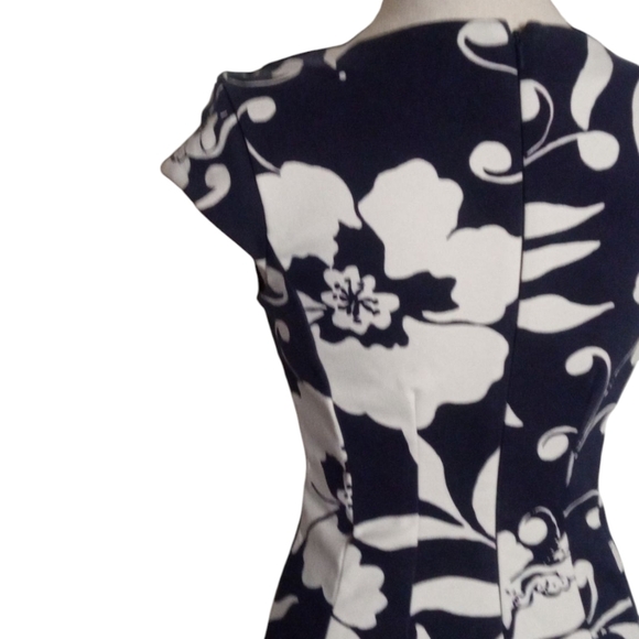 Lilly Pulitzer Briella Fit N Flare Hibiscus Floral Navy Foral Jersey Mini Dress - Picture 7 of 9